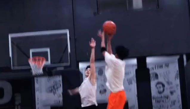 他的投籃像不像那個男人…