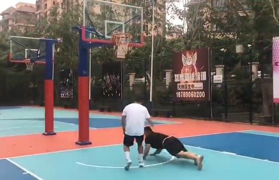 終究還是被歲月防守住了。。。