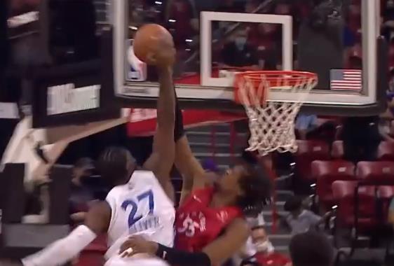 08.12夏季聯賽速遞：對手將殺入籃下，不料被Gillespie單手攔下！