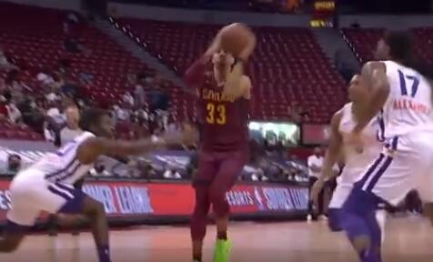 【球星表現】太陽今日對陣騎士，Kyle Alexander 12投8中，高效交出18分14籃板1抄截3火鍋的兩雙成績單！