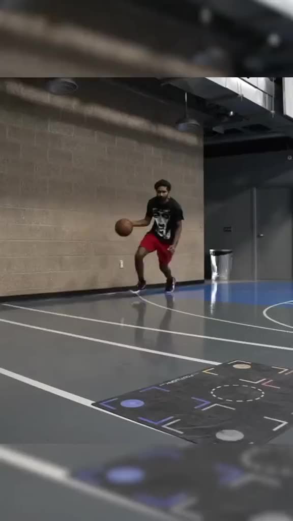 這樣做，專治上籃出手早、滑翔短