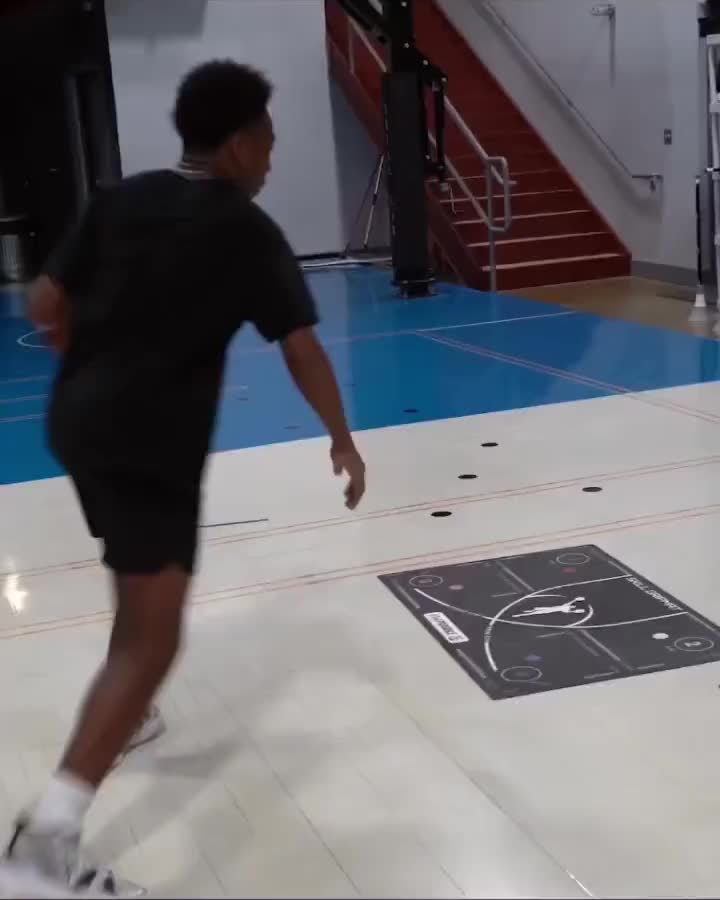 你要多練上下步，雙腿起跳