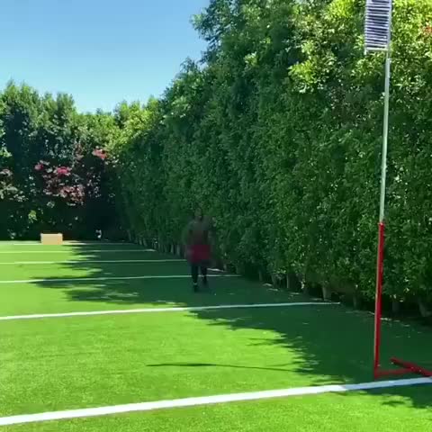 驚掉下巴，這摸高什麼水平？