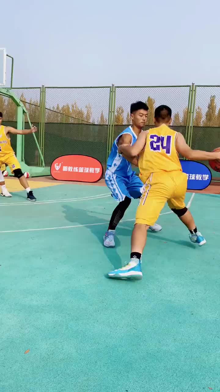 本能和習慣是長期用正確方法打籃球養成的，傳完就切，傳完就搶位