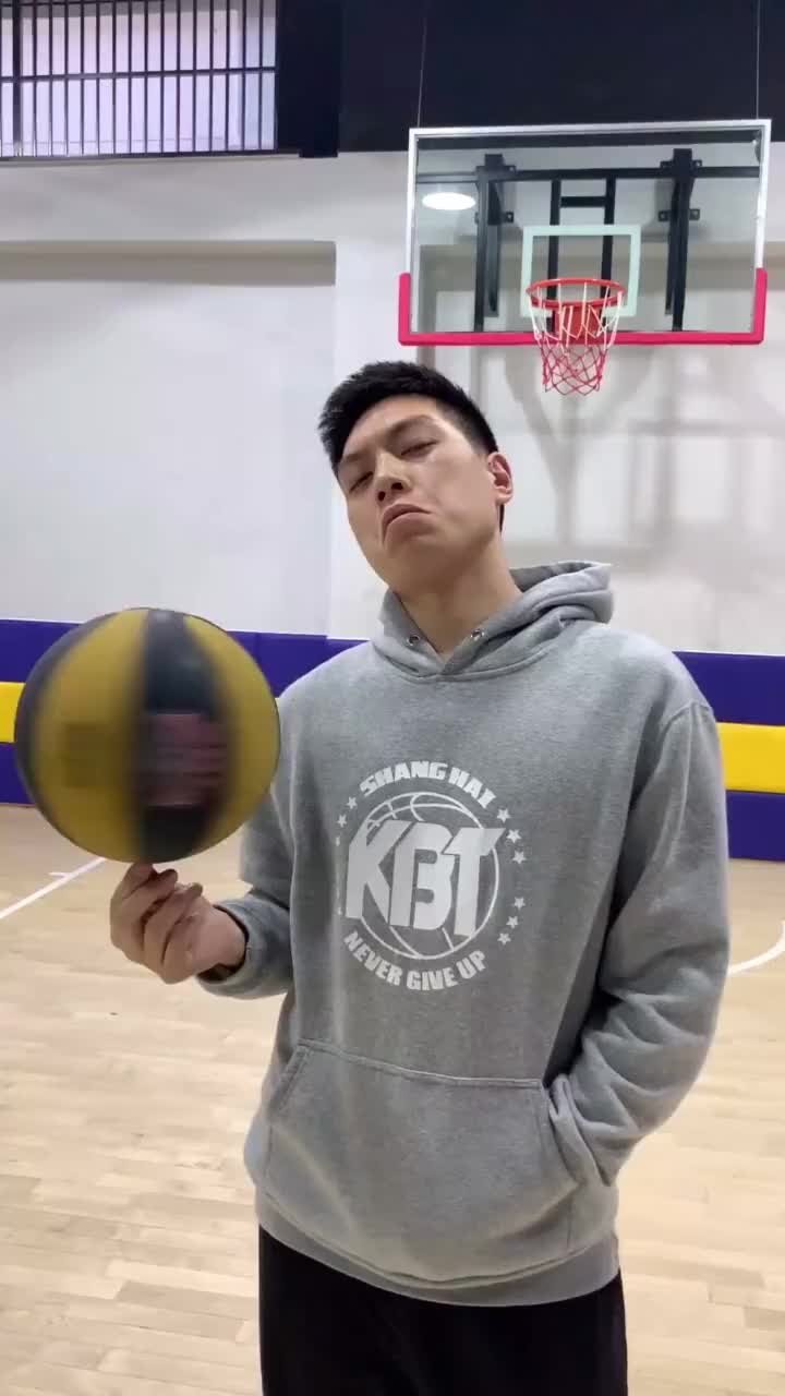 防守專家都抓狂！低位半轉身竟然存在兩種變招？