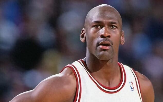 如果NBA沒有喬丹出現，那第一人應該從這4人里誕生，詹姆斯入選！