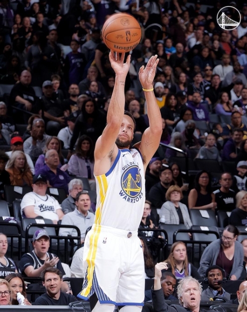 轟41+7顆三分！再現Curry再現晚安慶祝動作，連續三戰國王已成沙加緬度夢魘（影）-黑特籃球-NBA新聞影音圖片分享社區