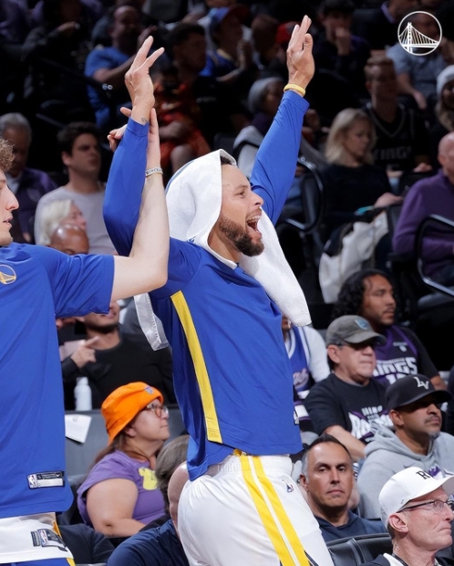 轟41+7顆三分！再現Curry再現晚安慶祝動作，連續三戰國王已成沙加緬度夢魘（影）-黑特籃球-NBA新聞影音圖片分享社區