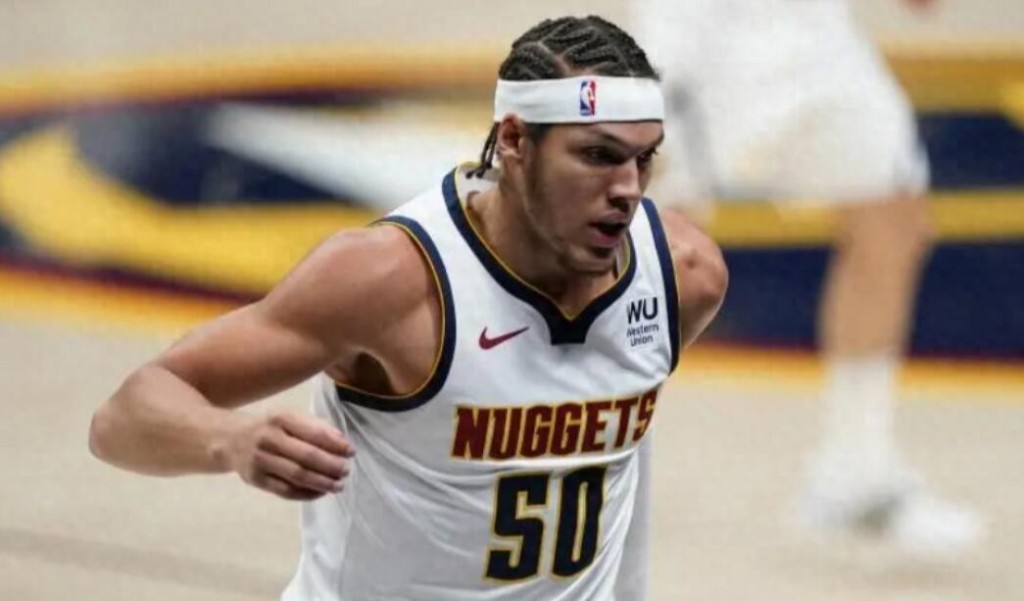 NBA / 戈登臉部被狗咬傷太奇葩,盤點NBA那些離譜受傷,喬丹羅斯都上榜!-黑特籃球-NBA新聞影音圖片分享社區