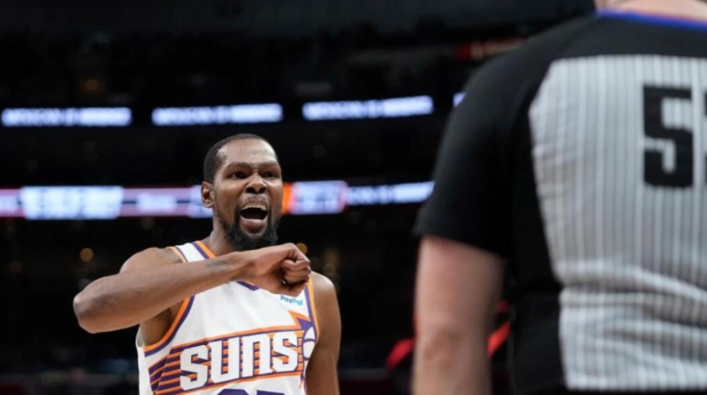 NBA / 杜蘭特否認想被交易!怒懟媒體只會說自己壞話:沒人願意用偉大來稱呼我!-黑特籃球-NBA新聞影音圖片分享社區