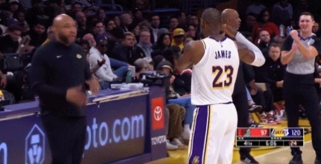 NBA / 39歲詹皇一戰刷4歷史第一!被抓三道血印,主動犯規要求下場讓主帥無地自容!(影)-黑特籃球-NBA新聞影音圖片分享社區