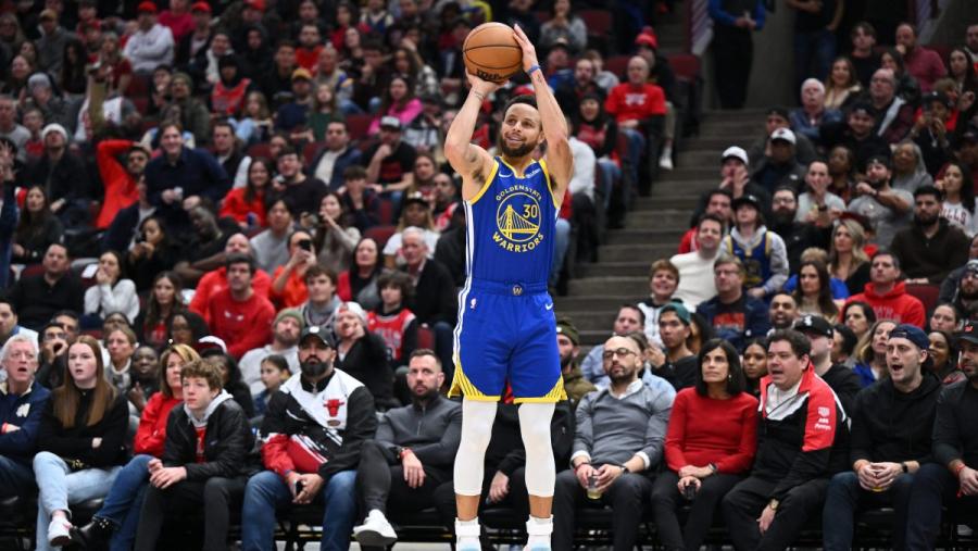 Flourishing Ex-Warriors Guard Credits Steph Curry for Career Season -  Heavy.com