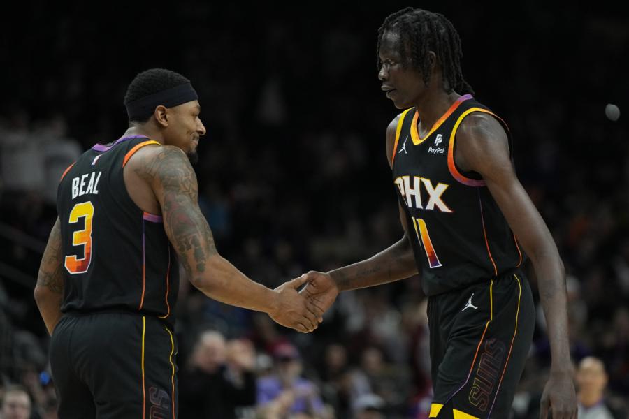 Phoenix Suns Ring in New Year With Win vs Portland Trail Blazers - Sports Illustrated Inside The Suns News, Analysis and More
