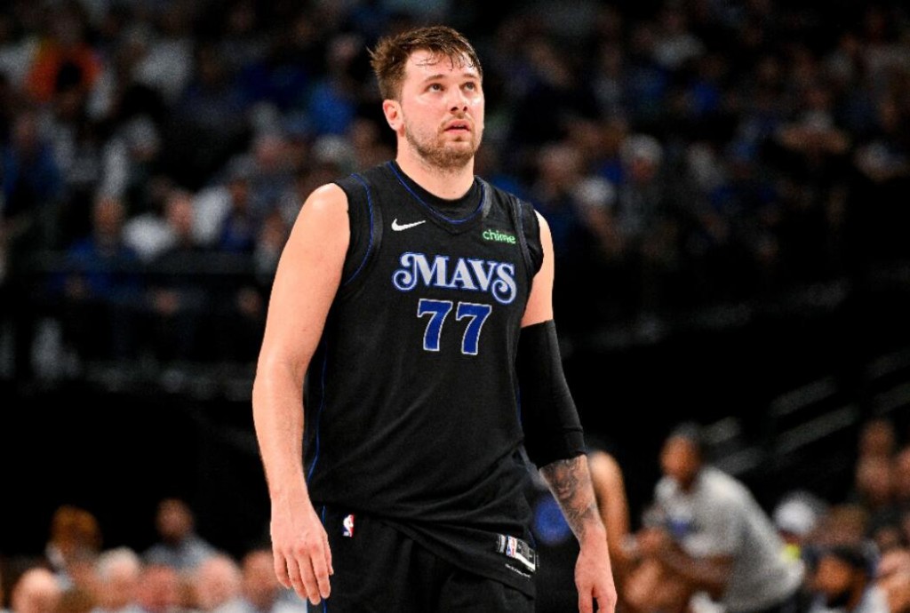 就在今天,25歲的東契奇,又創造77年NBA史無前例的第一紀錄!-黑特籃球-NBA新聞影音圖片分享社區