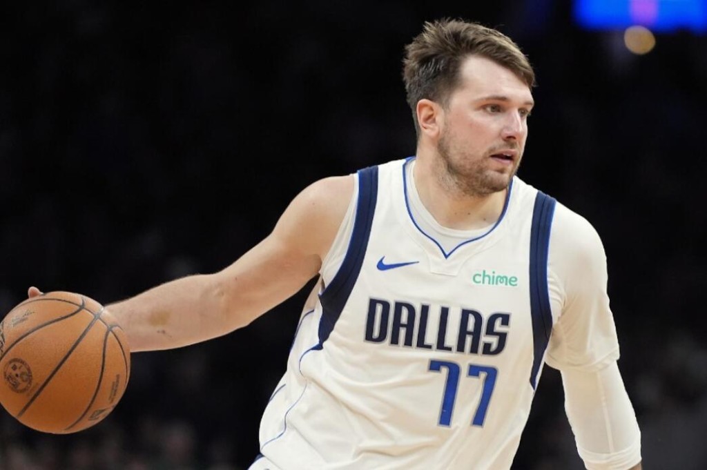 就在今天,25歲的東契奇,又創造77年NBA史無前例的第一紀錄!-黑特籃球-NBA新聞影音圖片分享社區