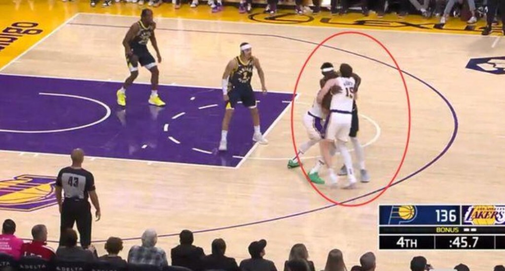 NBA裁判報告:里夫斯被犯規漏吹湖人吃虧,勇士灰狼各有一次漏判!-黑特籃球-NBA新聞影音圖片分享社區