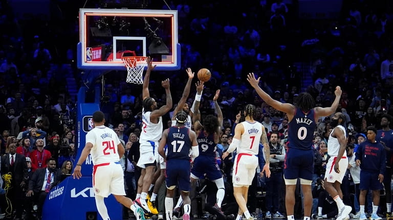 clippers-76ers-basketball