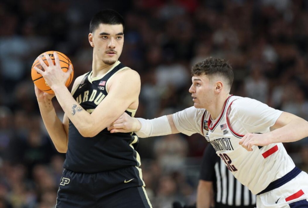 周志豪37+10預定樂透秀?康大奪冠班底太強:先發五虎有望全進NBA!-黑特籃球-NBA新聞影音圖片分享社區