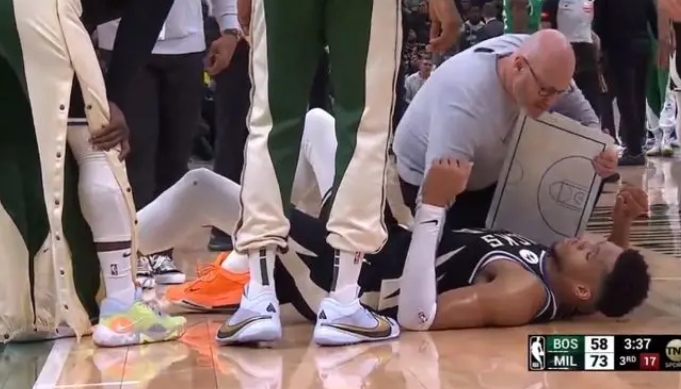 NBA / 公鹿突遭重創！字母哥左小腿拉傷退賽！專家：最嚴重情況賽季報銷 （影）