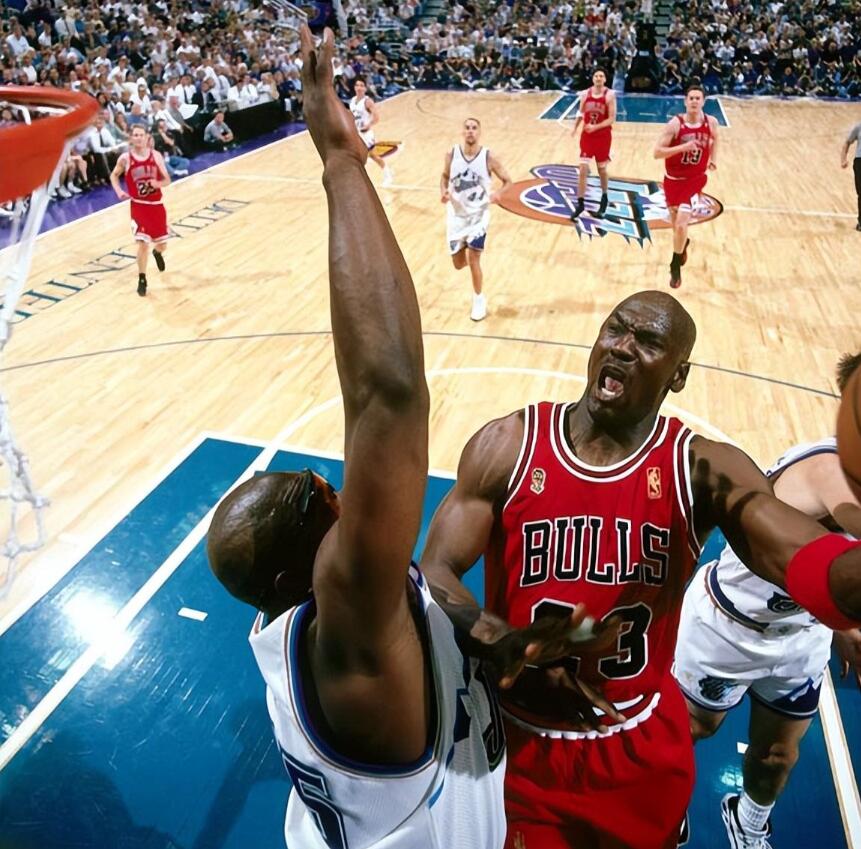 攻防一體!NBA歷史僅兩人生涯拿到得分王+MVP+DPOY,連科比和老詹都無緣!-黑特籃球-NBA新聞影音圖片分享社區