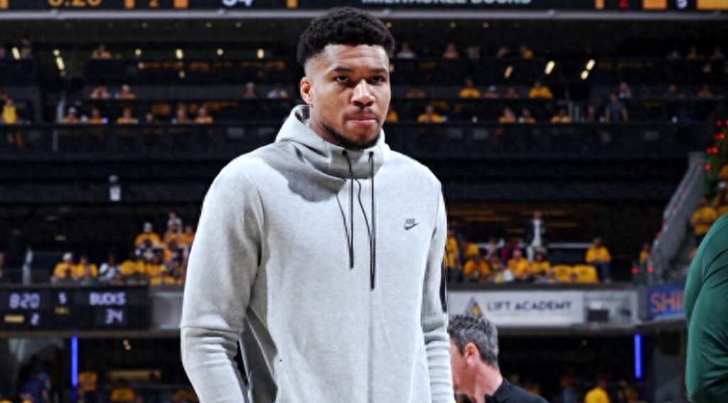 NBA / 公鹿出局後字母哥未來成疑!多隊覬覦「希臘怪獸」:等他申請交易就「進攻」!-黑特籃球-NBA新聞影音圖片分享社區