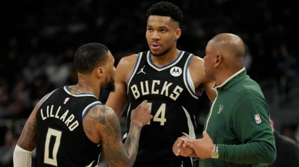 NBA / 公鹿出局後字母哥未來成疑!多隊覬覦「希臘怪獸」:等他申請交易就「進攻」!-黑特籃球-NBA新聞影音圖片分享社區