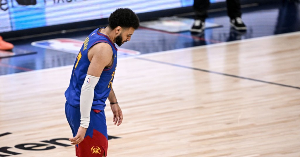 NBA / 半場0分！打灰狼現出原形！原來不是他太強，而是湖人外線防守太弱-黑特籃球-NBA新聞影音圖片分享社區
