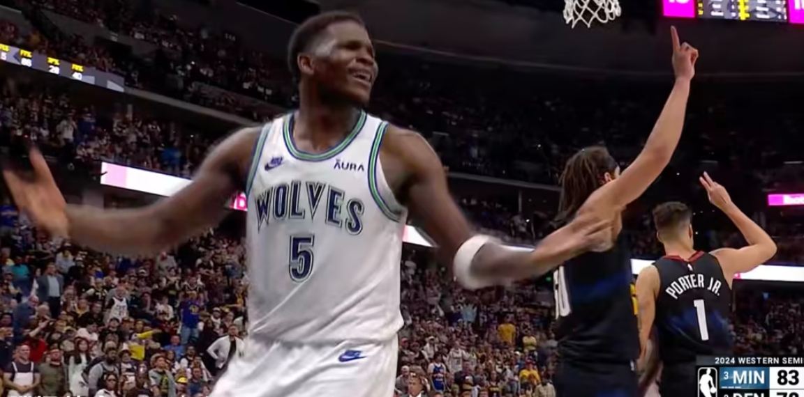 NBA / 【影片】大爭議！「金狼」生死搶七名哨瘋狂搶戲！關鍵時刻愛德華被打手遭無視氣得跳腳-黑特籃球-NBA新聞影音圖片分享社區