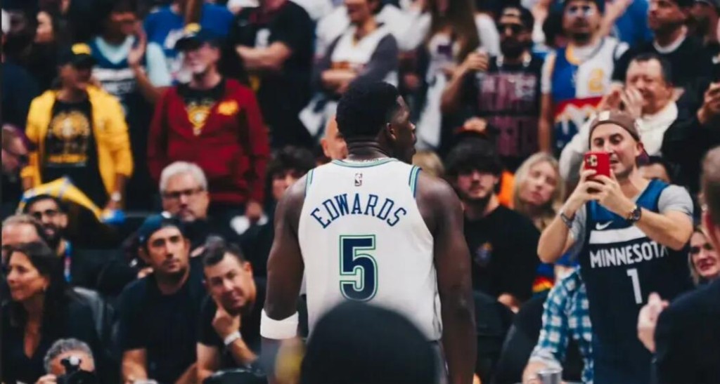 20分大逆轉!20年!這是灰狼等了20年的勝利!-黑特籃球-NBA新聞影音圖片分享社區