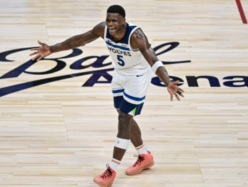 新王當立!如今的灰狼太強,76年NBA歷史紀錄都被你們打破!-黑特籃球-NBA新聞影音圖片分享社區