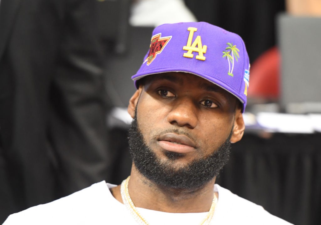 Chicago Bulls v Los Angeles Lakers