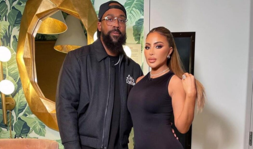 NBA / 阿姨瞬間不香了!喬丹兒子巴黎時裝周與靚妹眉來眼去,沒帶上49歲皮朋前妻!-黑特籃球-NBA新聞影音圖片分享社區