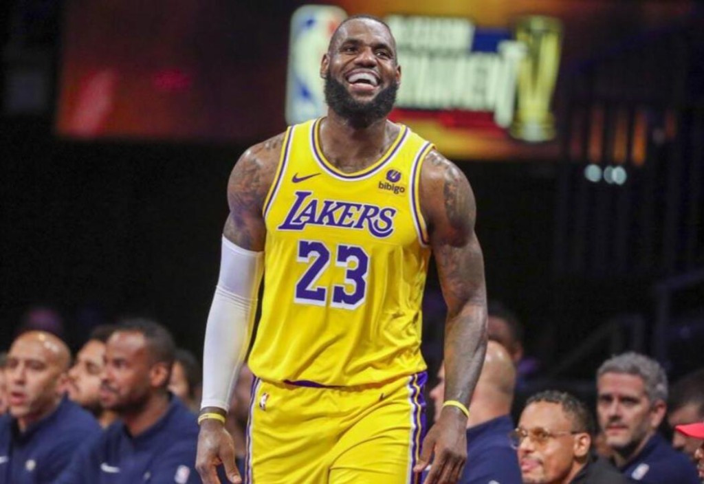 NBA / 湖人神操作!再簽2米16內線,18人豪陣出爐,一眉哥迎期待結局!-黑特籃球-NBA新聞影音圖片分享社區