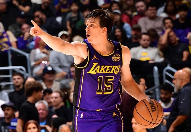 NBA / 里夫斯轟26+4+8!湖人第三球星已在陣中,瑞迪克驚訝:沒想到他這麼強!(影)-黑特籃球-NBA新聞影音圖片分享社區