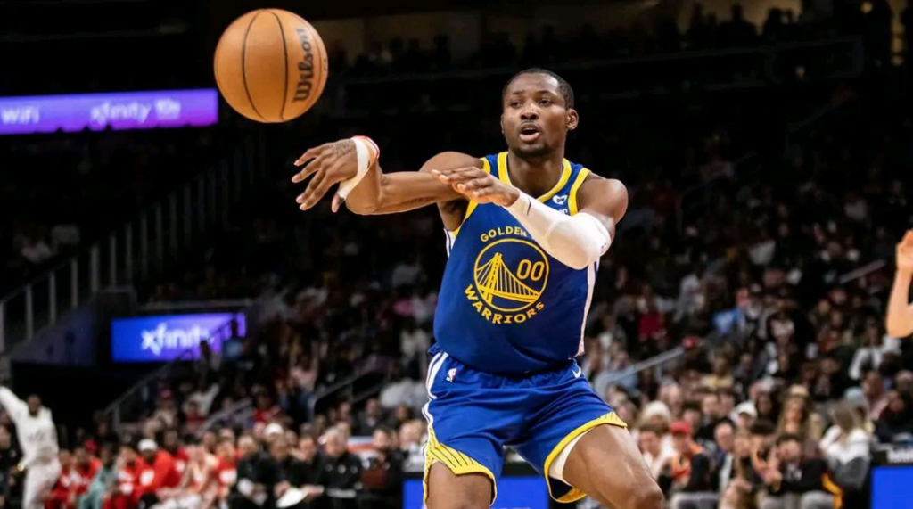 NBA / 兩場砍68分,勇士將以他為核心,柯瑞主動讓權,新老大要上位了!-黑特籃球-NBA新聞影音圖片分享社區