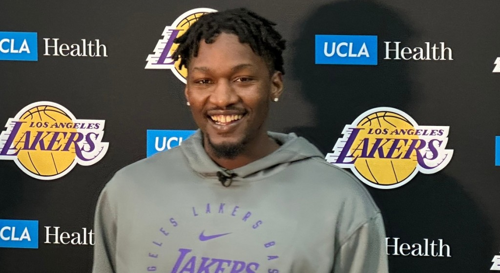 NBA / 湖人新援表忠心!暗示瑞迪克改變球隊打法,他出任中鋒給一眉哥減輕負擔!-黑特籃球-NBA新聞影音圖片分享社區
