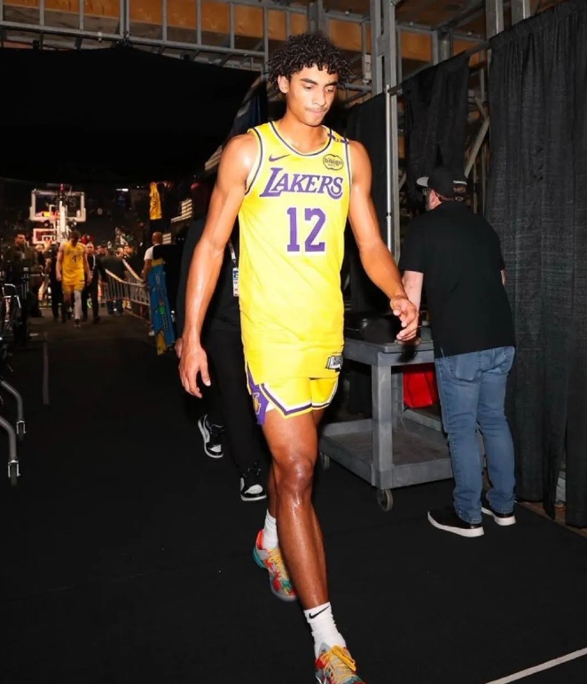 突然漲球！3200萬先生！湖人的「小科比」突然醒悟了？-黑特籃球-NBA新聞影音圖片分享社區