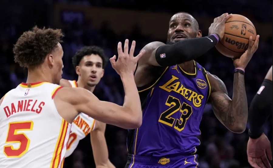 NBA / 2天狂轟68分！40歲詹姆斯迎里程碑：總出場歷史第四，30+超喬丹獨享歷史第一！（影）-黑特籃球-NBA新聞影音圖片分享社區