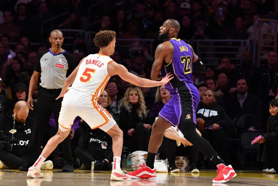 NBA / 2天狂轟68分！40歲詹姆斯迎里程碑：總出場歷史第四，30+超喬丹獨享歷史第一！（影）-黑特籃球-NBA新聞影音圖片分享社區