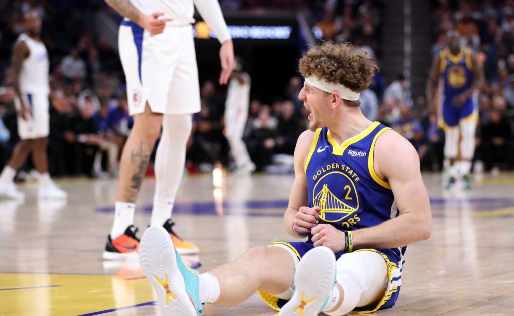 NBA / 17+5,勇士輸球他下場怒砸板凳,在柯瑞面前發火,這年輕人很有個性!-黑特籃球-NBA新聞影音圖片分享社區