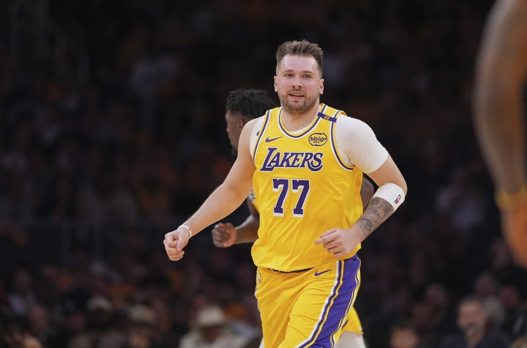 NBA / 揭秘東契奇交易內幕!愛喝酒、抽水煙令人擔憂,獨行俠怕他5年後退役趕緊「止損」!-黑特籃球-NBA新聞影音圖片分享社區