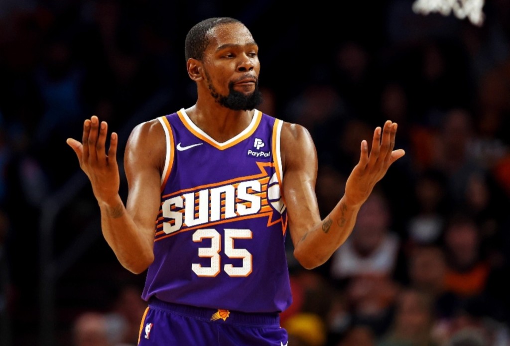NBA / 單季2500分堪稱神蹟,21世紀僅4大神完成,今年這位超巨也有希望!-黑特籃球-NBA新聞影音圖片分享社區