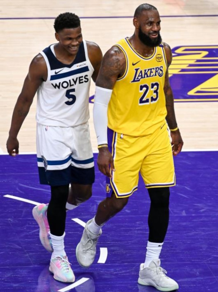NBA / 就在今天,40歲詹姆斯又達成季後賽獨一無二紀錄,但卻無力回天…-黑特籃球-NBA新聞影音圖片分享社區