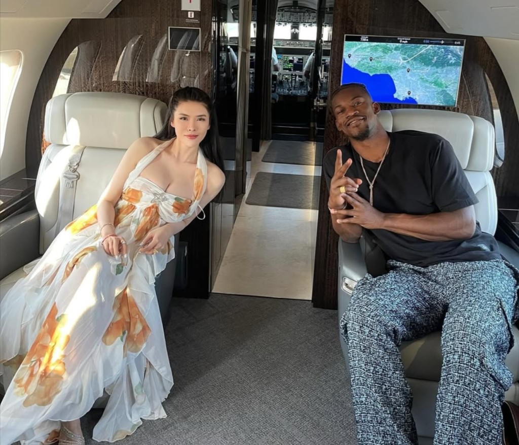 巴特勒親密合影曝光!與美女牌手乘私人飛機出遊,未來兩年賺1.1億!-黑特籃球-NBA新聞影音圖片分享社區