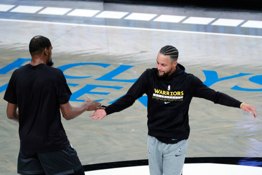 Warriors-Nets: Steph Curry, Kevin Durant shake hands before NBA opener