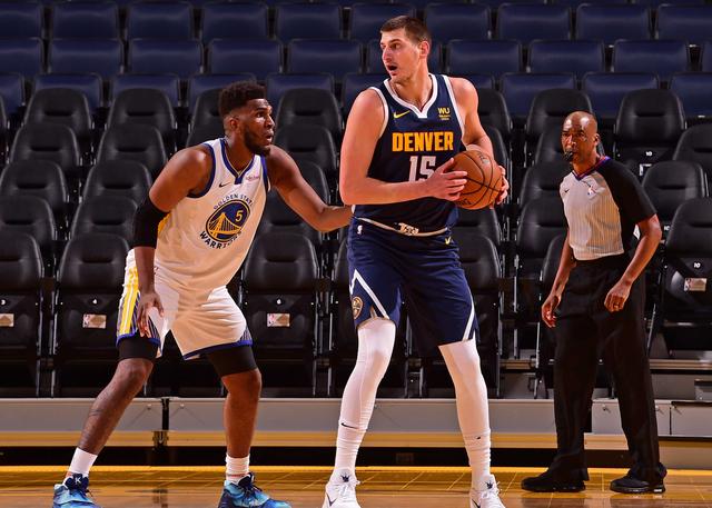 勇士險勝金塊,仍暴露出一下問題,柯瑞狀態有待調整,而Wiggins這點還需努力!-黑特籃球-NBA新聞影音圖片分享社區