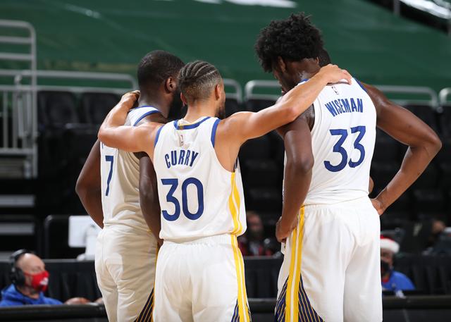 【影片】買到假貨?看到Oubre不傳球執意單打,柯瑞詭異哭笑,科爾掩面無語…-黑特籃球-NBA新聞影音圖片分享社區