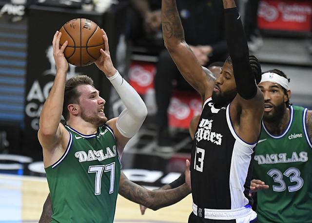 51分大勝！Leonard缺陣，東契奇準大三元，喬治15+4，獨行俠痛宰快艇（影）-黑特籃球-NBA新聞影音圖片分享社區