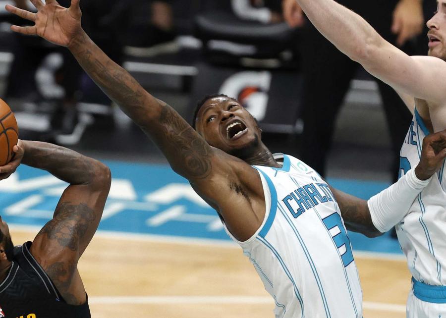 Hayward 28+6+7，三球僅6+5+5，杜蘭特厄文合砍54分，籃網爆冷負黃蜂嘗賽季首敗！（影）-黑特籃球-NBA新聞影音圖片分享社區