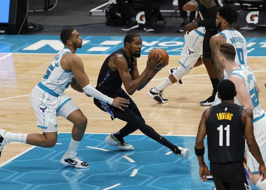 Hayward 28+6+7，三球僅6+5+5，杜蘭特厄文合砍54分，籃網爆冷負黃蜂嘗賽季首敗！（影）-黑特籃球-NBA新聞影音圖片分享社區